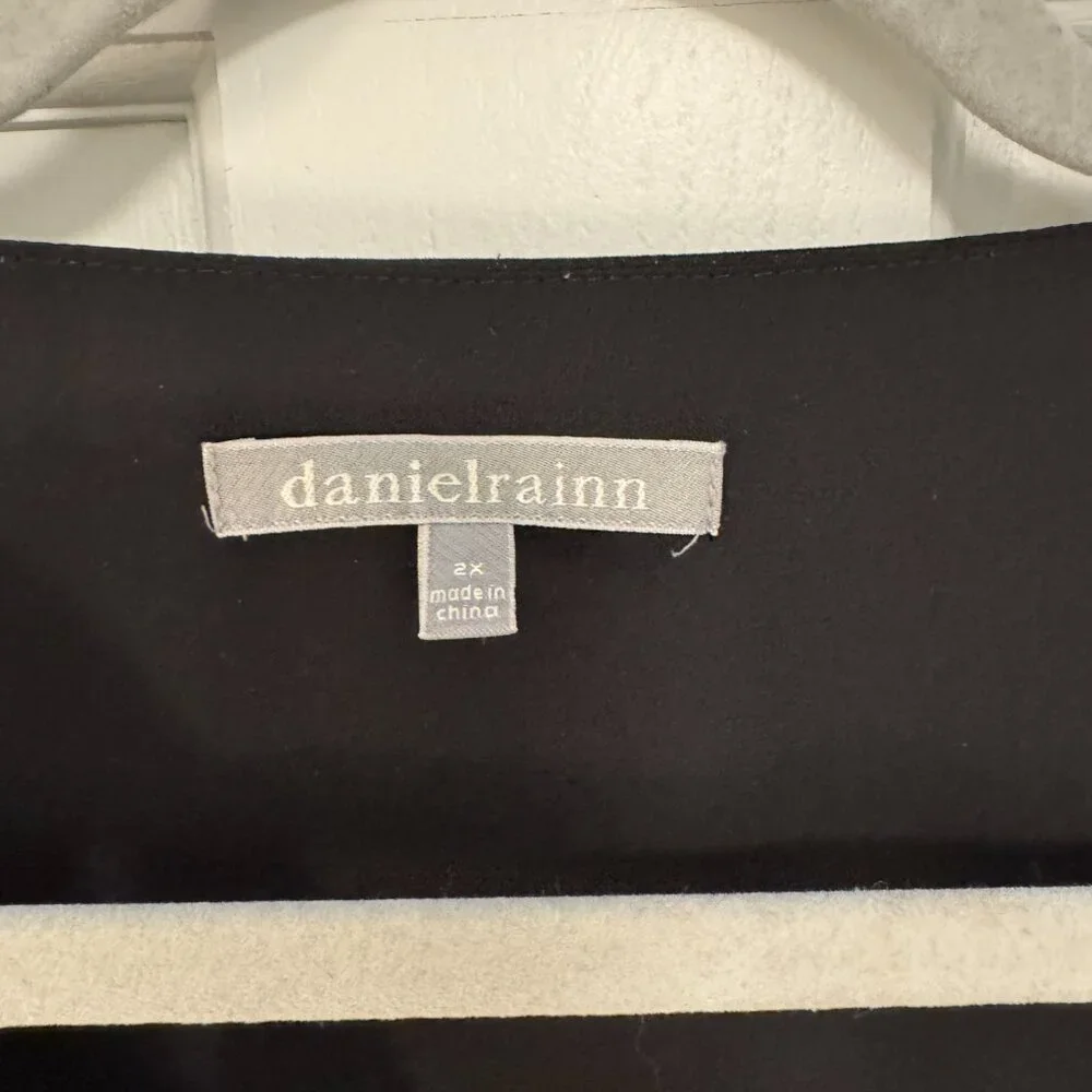 Daniel Rainn Black Blouse. 2X - Picture 2 of 4